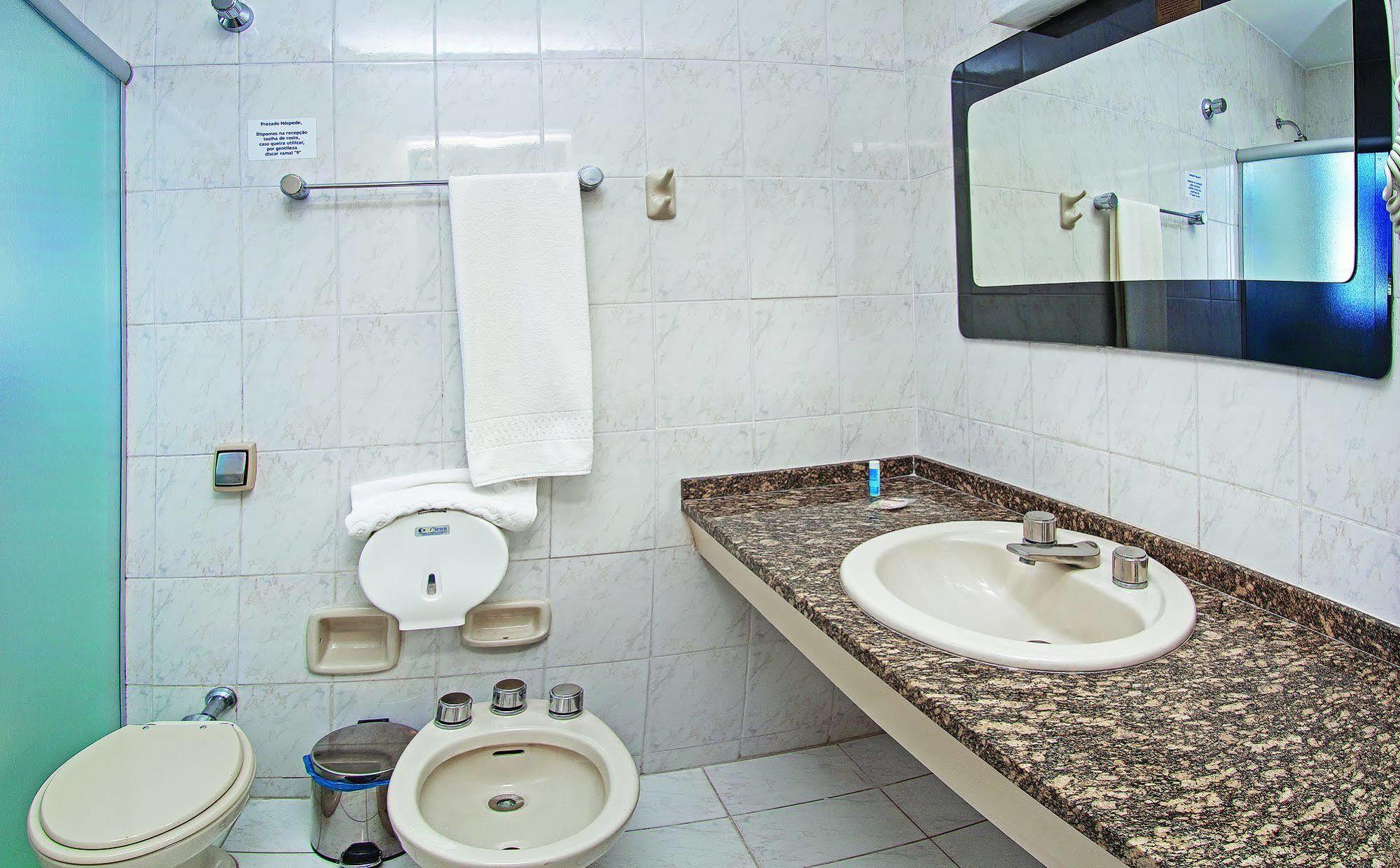 קוריטיבה Lira Hotel מראה חיצוני תמונה